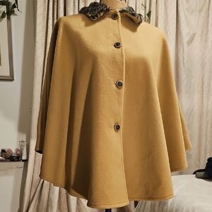 Vintage Cape With Faux Leopard Print Collar